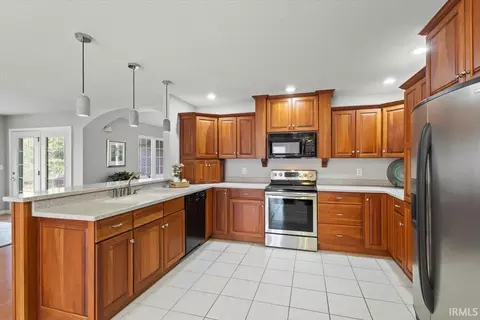 Kitchen - 4775 Sandpit Rd, Bedford, IN 47421 photo 2 of 5