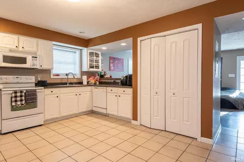 2782 E Bressingham Way, Bloomington, IN 47401 photo 7
