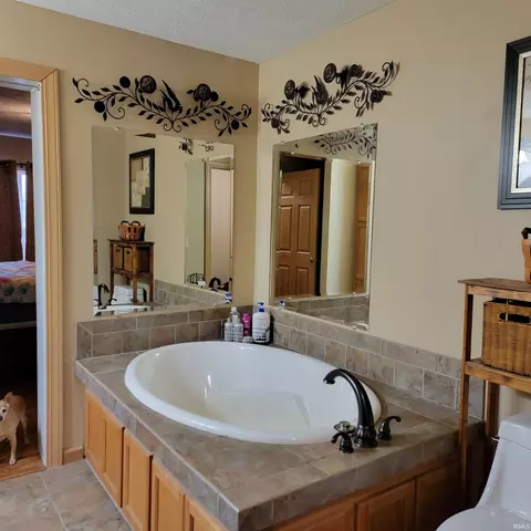 Bath - 1055 S 750 E, Lagrange, IN 46761 photo 1 of 4