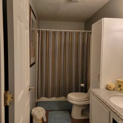 Bath - 1055 S 750 E, Lagrange, IN 46761 photo 3 of 4