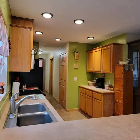 Kitchen - 1055 S 750 E, Lagrange, IN 46761 photo 2 of 4
