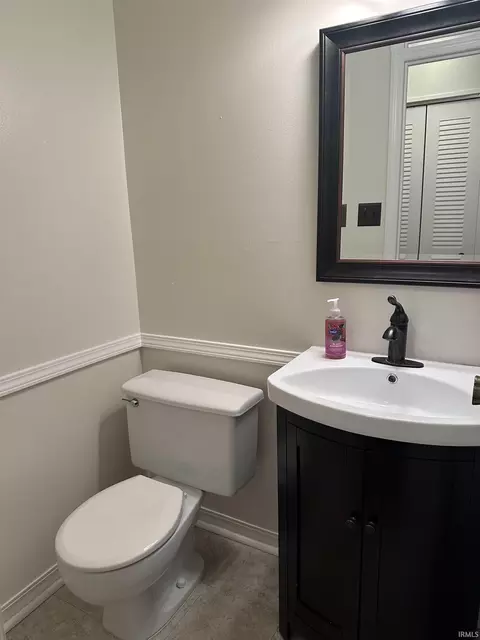 934 E Buckingham Dr, Bloomington, IN 47401 photo 7