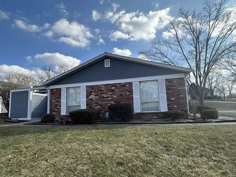 934 E Buckingham Dr, Bloomington, IN 47401 photo 2