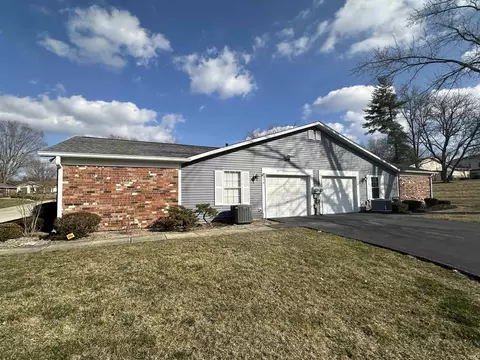934 E Buckingham Dr, Bloomington, IN 47401 photo 1