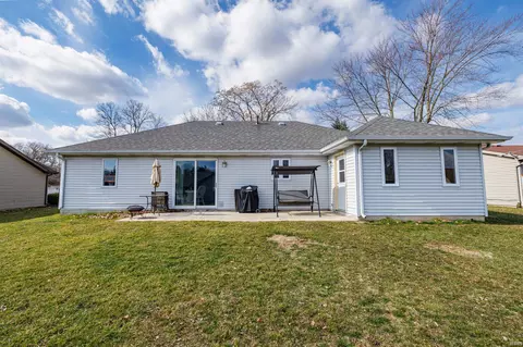 402 Terry Ln, Hamilton, IN 46742 photo 2