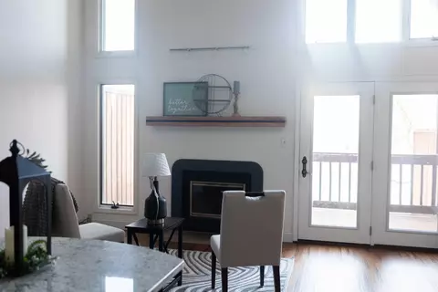 Dining - 4014 Eagle Bay Dr, Bloomington, IN 47401 photo 1 of 1