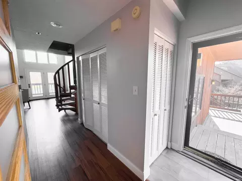 Entry Way - 4014 Eagle Bay Dr, Bloomington, IN 47401 photo 1 of 4