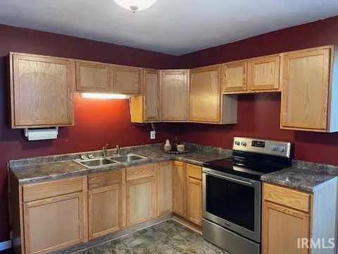 253 E 8th St, Peru, IN 46970 photo 2