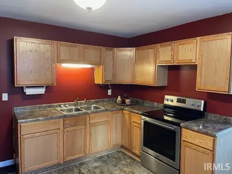 253 E 8th St, Peru, IN 46970 photo 8