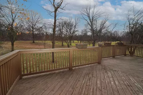 16716 Hampton Dr, Granger, IN 46530 photo 3