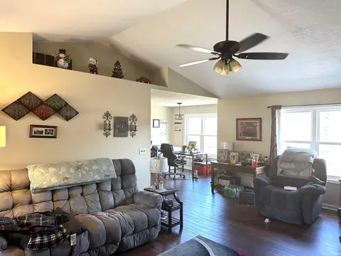 913 S Timothy Ct, Bloomington, IN 47403 photo 9