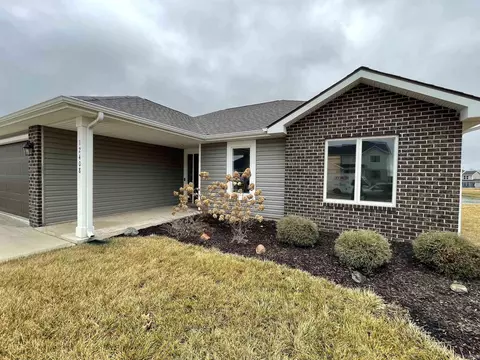 12408 Hackamore Dr, Grabill, IN 46741 photo 2