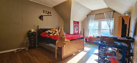 Bedroom - 320 E 5th St, Mount Carmel, IL 62863 photo 4 of 8