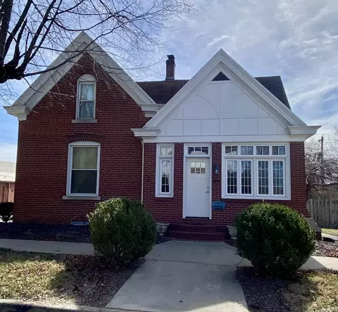 415 E 7th St, Jasper, IN 47546 photo 2