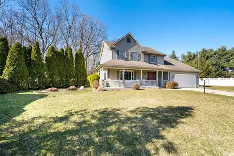 Exterior - 50819 Pine Meadows Ct, Granger, IN 46530 photo 2 of 5
