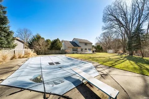 Exterior - 50819 Pine Meadows Ct, Granger, IN 46530 photo 4 of 5