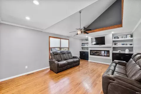 Living - 50819 Pine Meadows Ct, Granger, IN 46530 photo 2 of 5