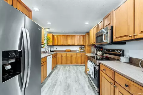 Kitchen - 413 E Pickwick Dr, Syracuse, IN 46567 photo 1 of 1