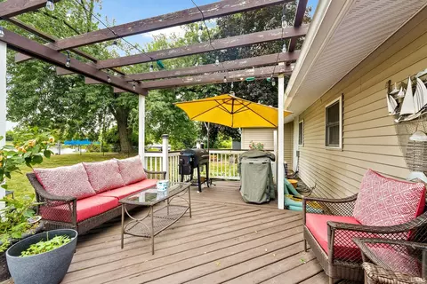 Exterior - 413 E Pickwick Dr, Syracuse, IN 46567 photo 8 of 10