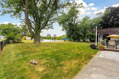 Exterior - 413 E Pickwick Dr, Syracuse, IN 46567 photo 4 of 10
