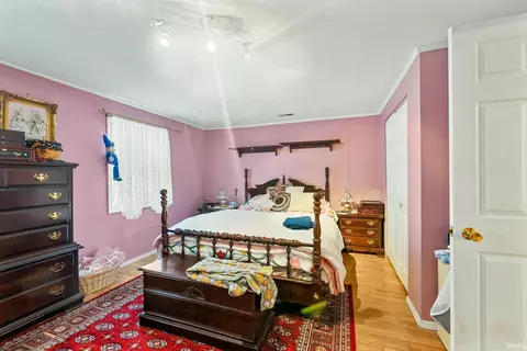 Bedroom - 413 E Pickwick Dr, Syracuse, IN 46567 photo 2 of 3