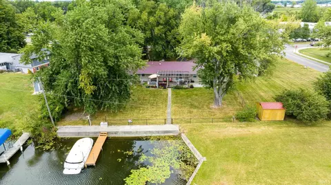 Exterior - 413 E Pickwick Dr, Syracuse, IN 46567 photo 2 of 10
