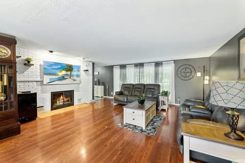 Living - 413 E Pickwick Dr, Syracuse, IN 46567 photo 3 of 3