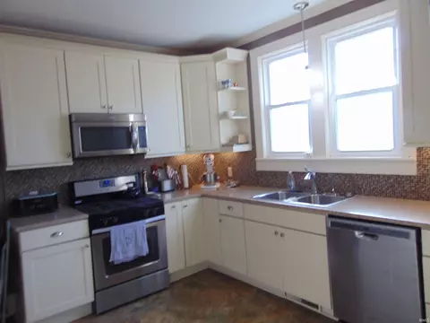 211 E Wiley Ave, Bluffton, IN 46714 photo 6