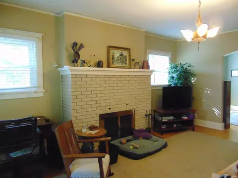211 E Wiley Ave, Bluffton, IN 46714 photo 3