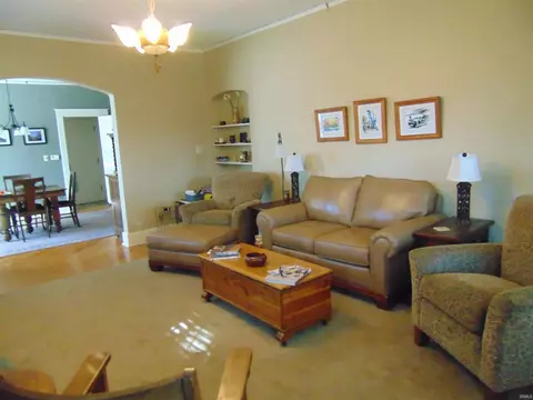 211 E Wiley Ave, Bluffton, IN 46714 photo 2