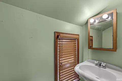 719 E 3rd St, Mishawaka, IN 46544 photo 19