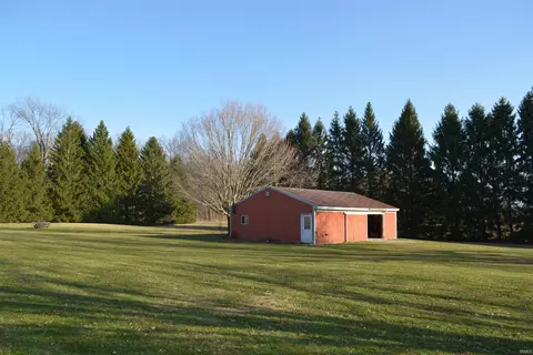 4113 E Bowser Rd, Syracuse, IN 46567 photo 2