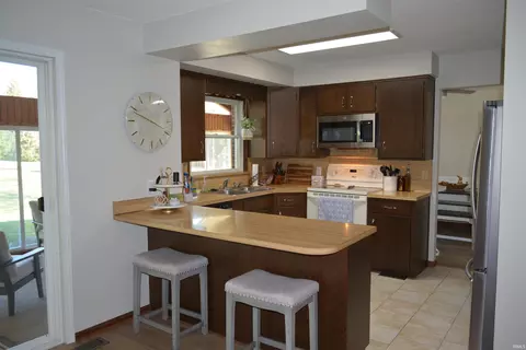 4113 E Bowser Rd, Syracuse, IN 46567 photo 3