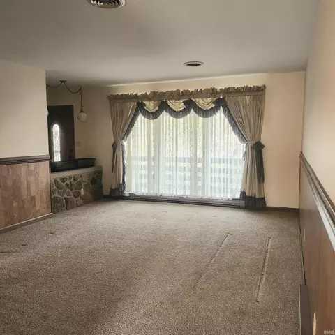 693 Forest Dr, Bloomfield, IN 47424 photo 4