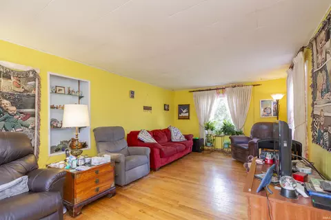 16699 Barton St, Granger, IN 46530 photo 5