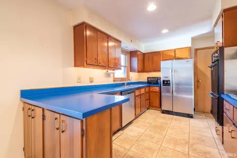 Kitchen - 1702 S High St, Bloomington, IN 47401 photo 3 of 4