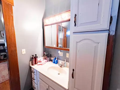 Bath - 807 Lafayette Ave, Oolitic, IN 47451 photo 1 of 5