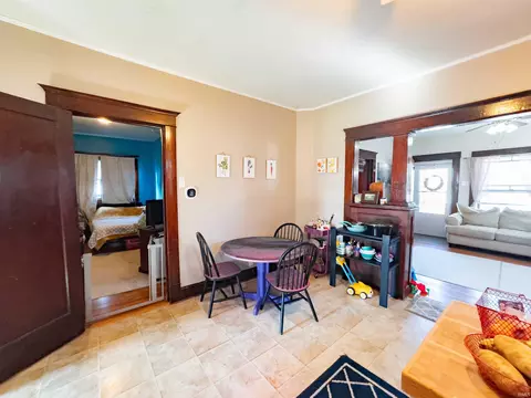 Dining - 807 Lafayette Ave, Oolitic, IN 47451 photo 1 of 2