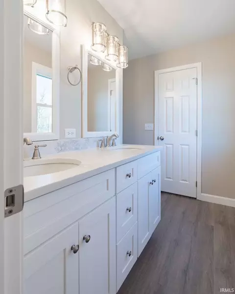 Bath - 4212 E 200 S, Markle, IN 46770 photo 2 of 4