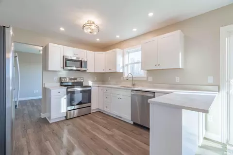 Kitchen - 4212 E 200 S, Markle, IN 46770 photo 2 of 3