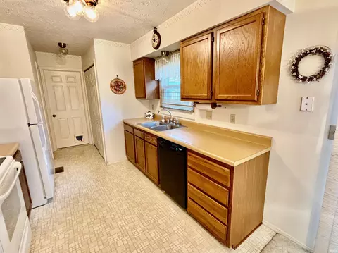 673 E Heather Dr, Bloomington, IN 47401 photo 5