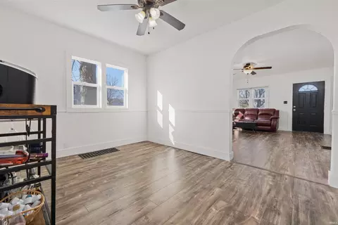 708 S Cedar St, Auburn, IN 46706 photo 8