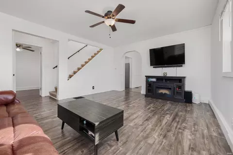 708 S Cedar St, Auburn, IN 46706 photo 6