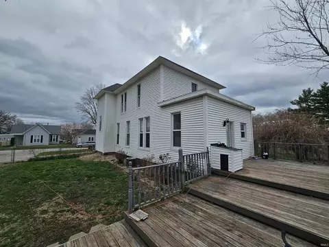 100 E John St, Washington, IN 47501 photo 32