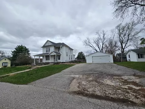 100 E John St, Washington, IN 47501 photo 1