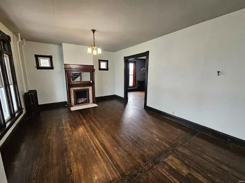 100 E John St, Washington, IN 47501 photo 5
