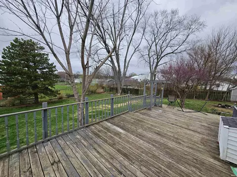 100 E John St, Washington, IN 47501 photo 29