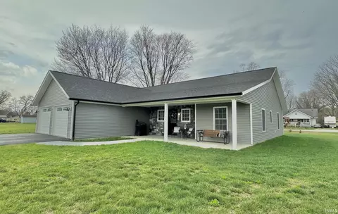 112 Cardinal Ct, Mitchell, IN 47446 photo 3