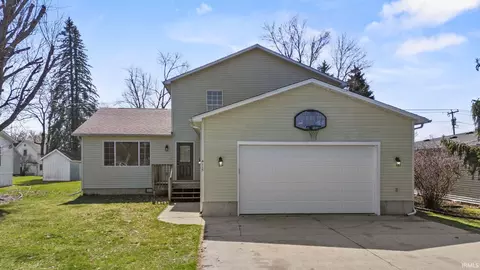 4115 E Mill St, Hamilton, IN 46742 photo 2