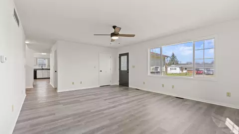 4115 E Mill St, Hamilton, IN 46742 photo 8